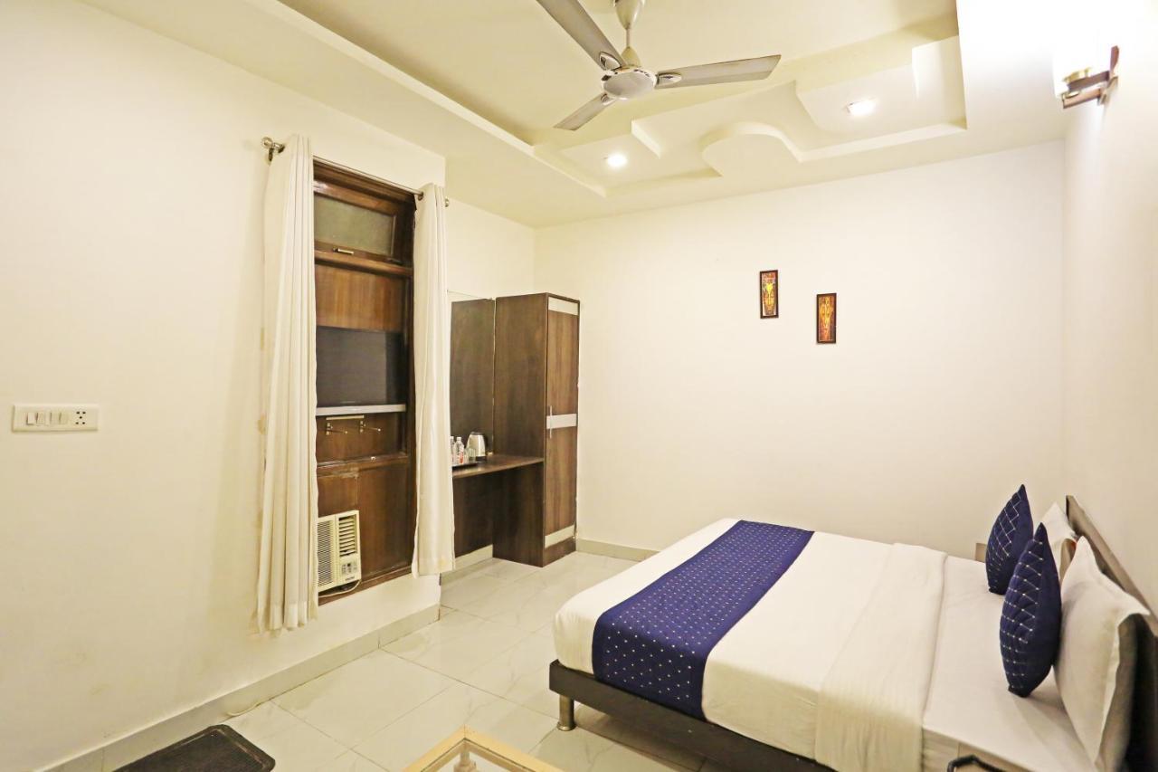 Hotel Ambrosia - A Boutique Hotel New Delhi Buitenkant foto