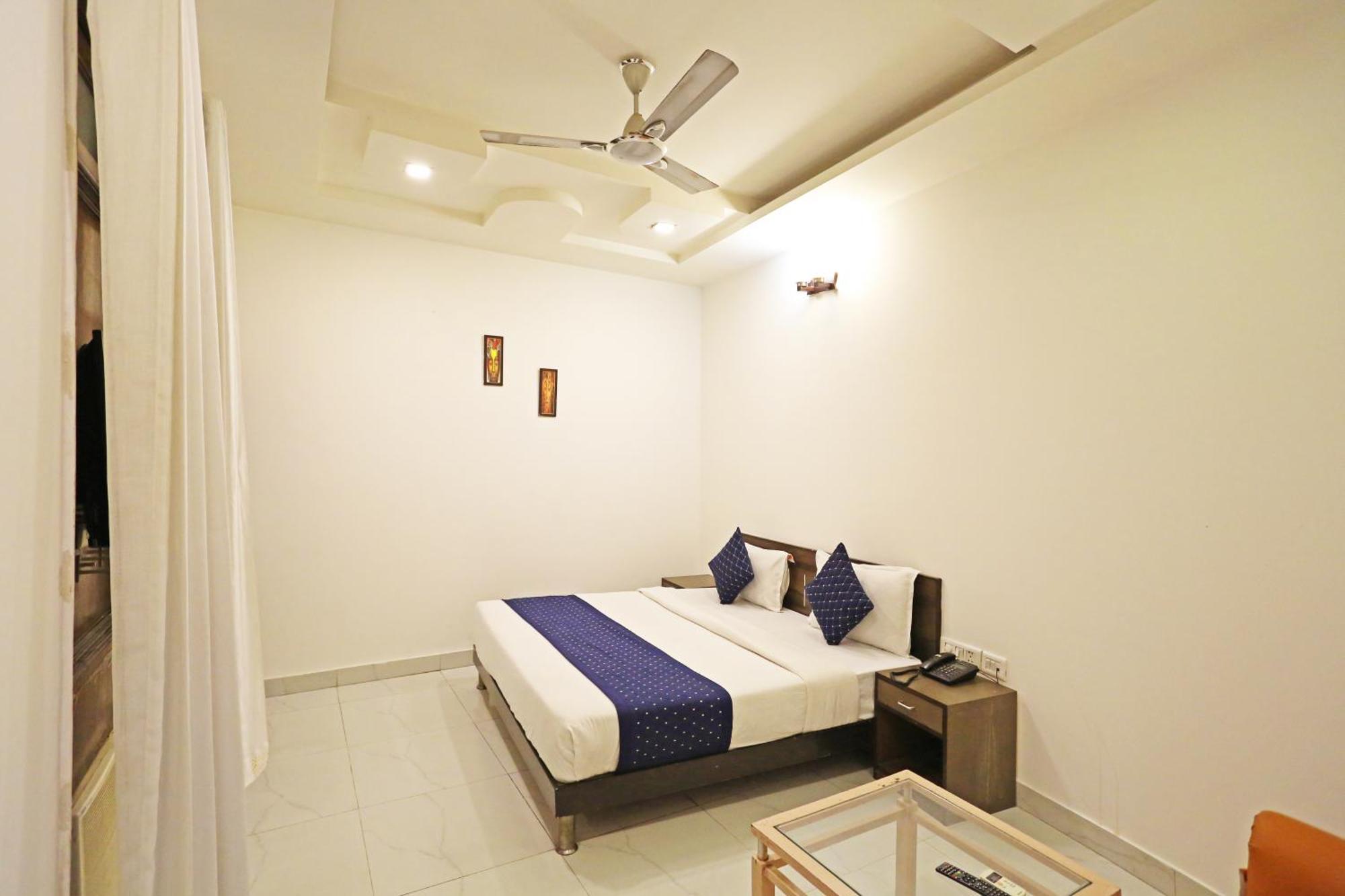 Hotel Ambrosia - A Boutique Hotel New Delhi Buitenkant foto