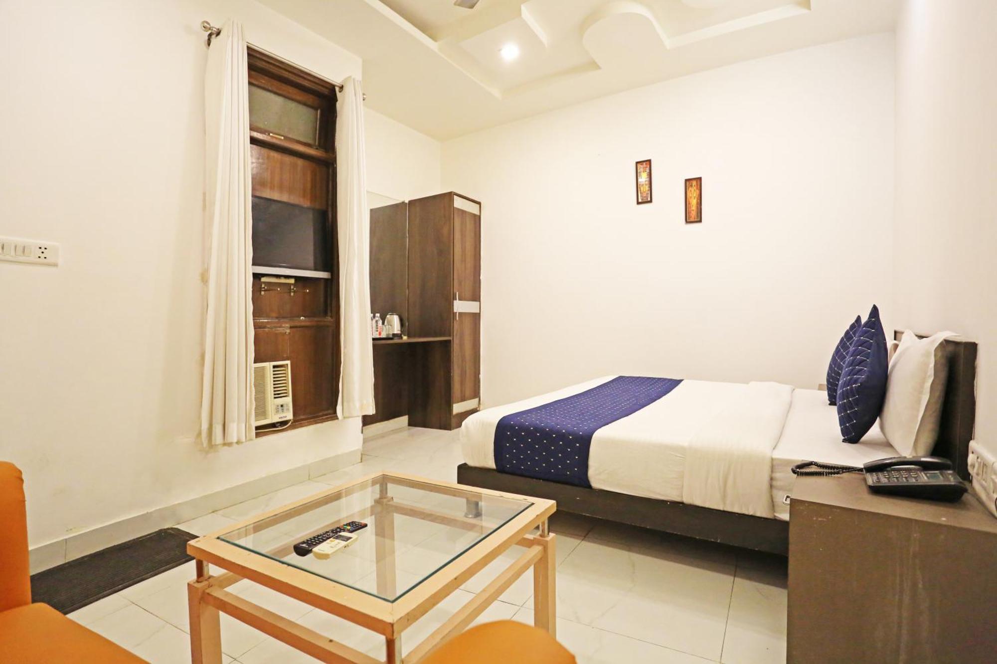 Hotel Ambrosia - A Boutique Hotel New Delhi Buitenkant foto