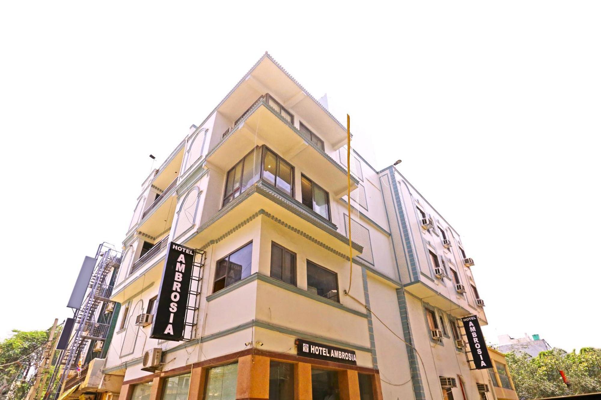Hotel Ambrosia - A Boutique Hotel New Delhi Buitenkant foto