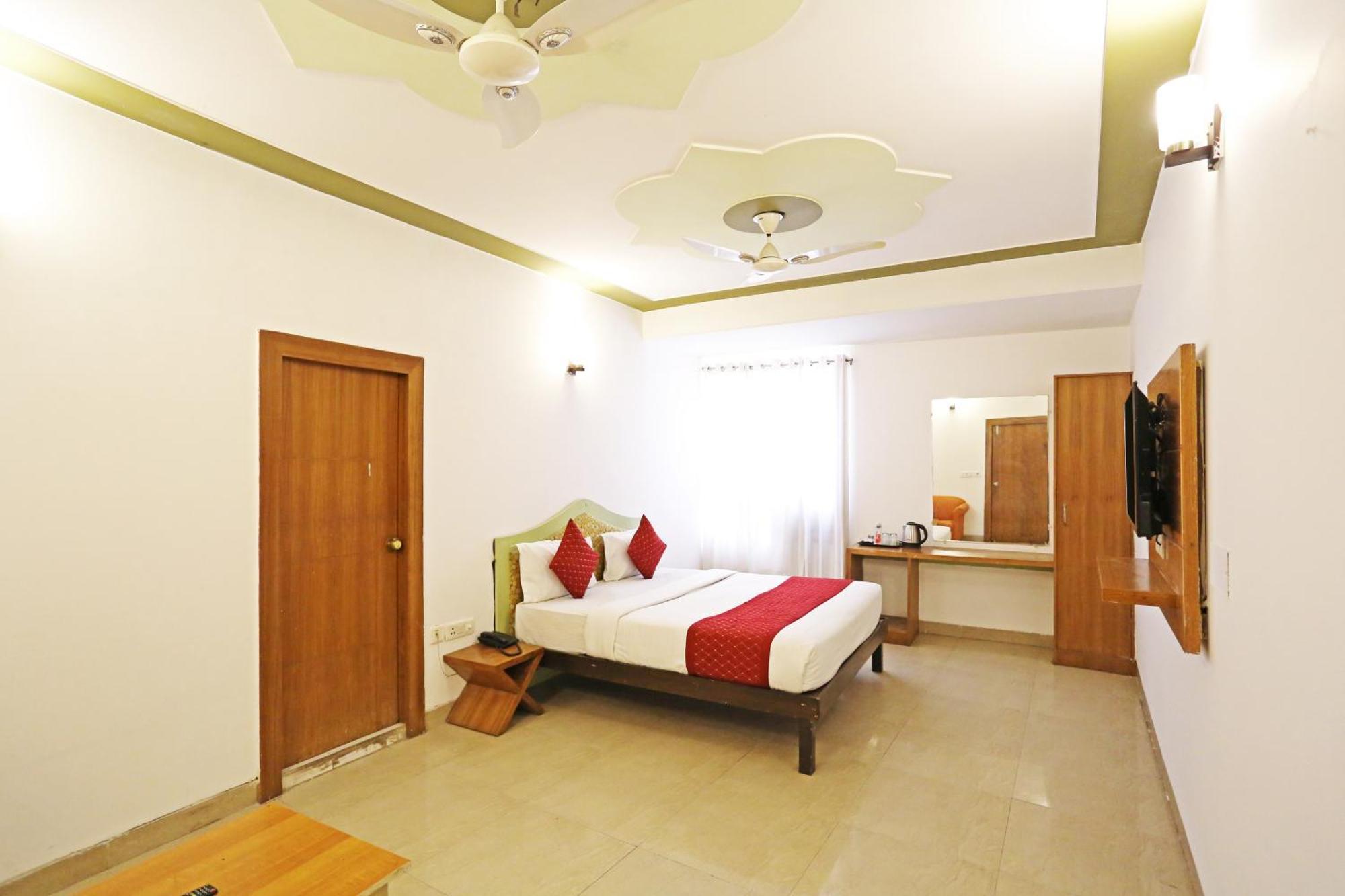 Hotel Ambrosia - A Boutique Hotel New Delhi Buitenkant foto